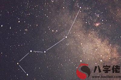 紫微星排盤武曲星和貪狼星在遷移是什么意思？
